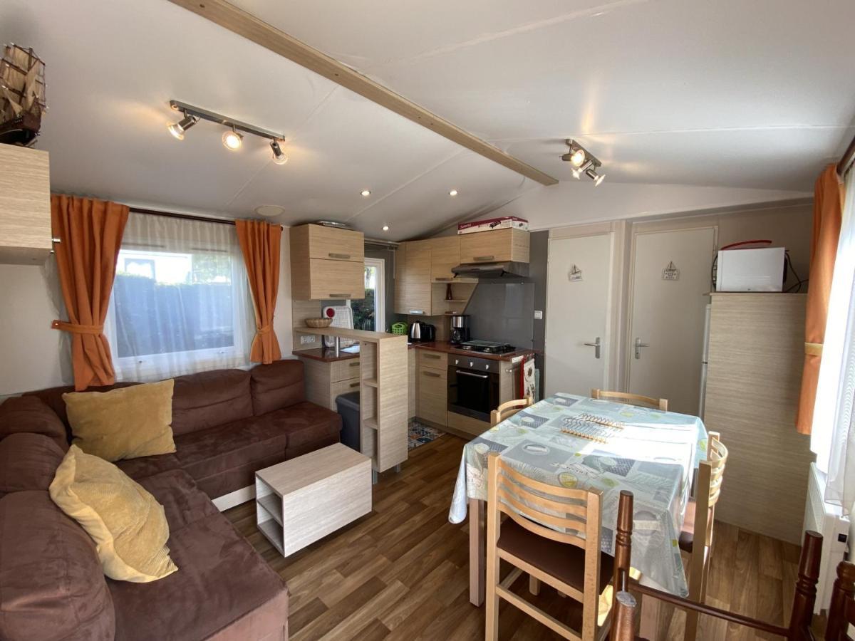 Mobil-Home A Fouras : Proche Plage, 2 Chambres, Tv, Plancha, Parking, Ideal Famille - Fr-1-709-58 Exterior foto